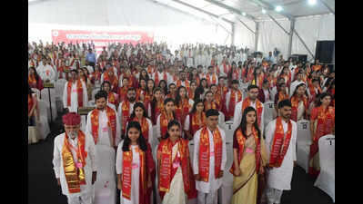 V-P bats for Nari Shakti, Guv warns youth against drugs abuse