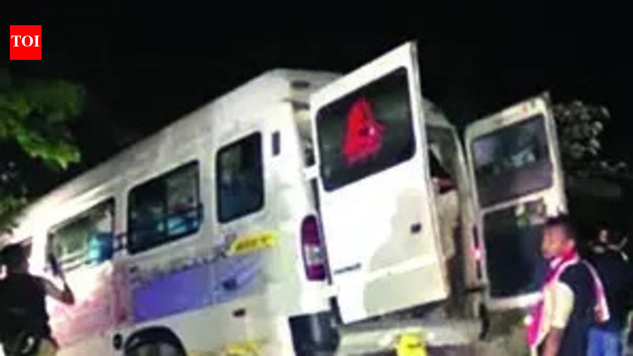 Bihu dancer killed, 10 others injured in Tamulpur accident