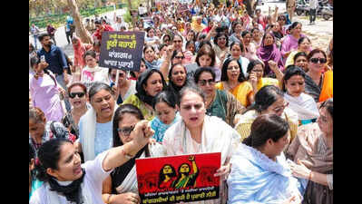BJP women workers march towards CM’s house, detained