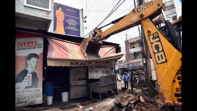 GHMC clears nearly 900 encroachments