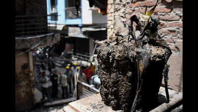 Transformer fire in Laxmi Nagar leaves 14 flats gutted, 50 escape