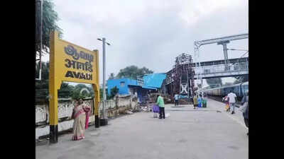 Local want another entrance at Avadi railway station