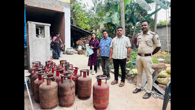 Over 200 LPG cylinders seized from illegal godown in Cuttack, 2 detained