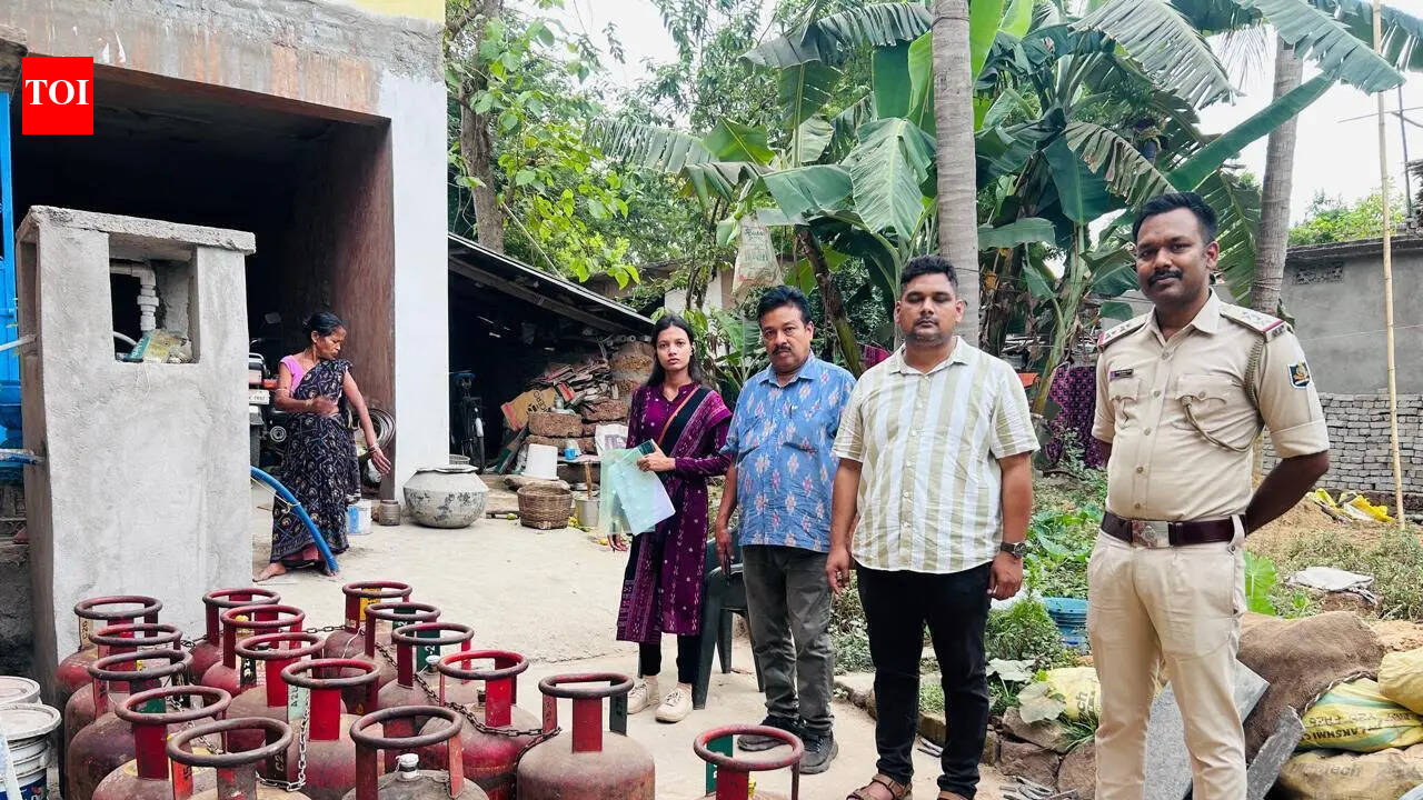 Over 200 LPG cylinders seized from illegal godown in Cuttack, 2 detained