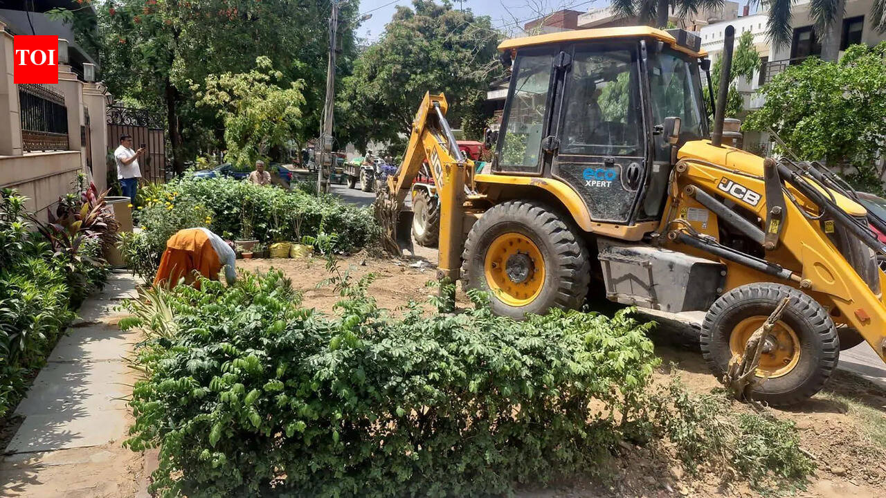 After MCG says not our job, DLF begins debris cleanup