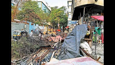 FC Road fire turns spotlight on dangers posed by unregulated stalls and illegal roadside vendors