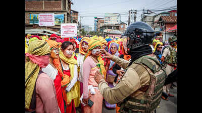 Imphal erupts as protesters clash with police over killing of kids