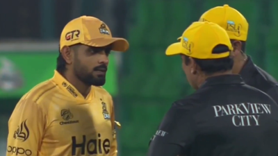 PSL: Babar Azam in heated exchange with Umpire after 2 balls lost in first 3 overs