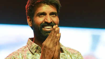 Soori shares emotional BTS moments and thanks team as ‘Mandadi’ coastal schedule wraps up shooting concludes - Watch