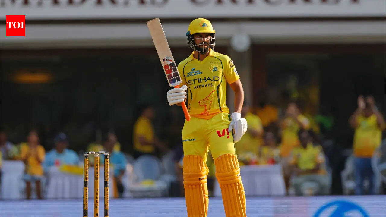 IPL LIVE: GT restrict CSK to 158/7 at Chepauk; Gaikwad hits 74*