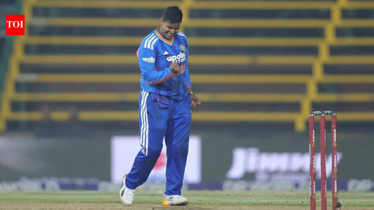 4th T20I: All-round Deepti Sharma stars as India beat South Africa by 14 runs, avoid whitewash