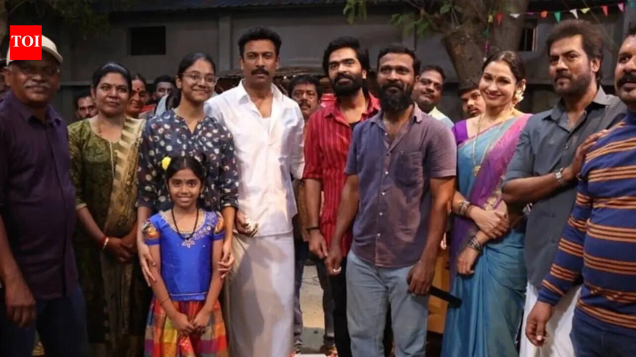 Samuthirakani celebrates birthday during ‘Arasan’ shoot; viral photos reveal newest cast member of Silambarasan TR starrer