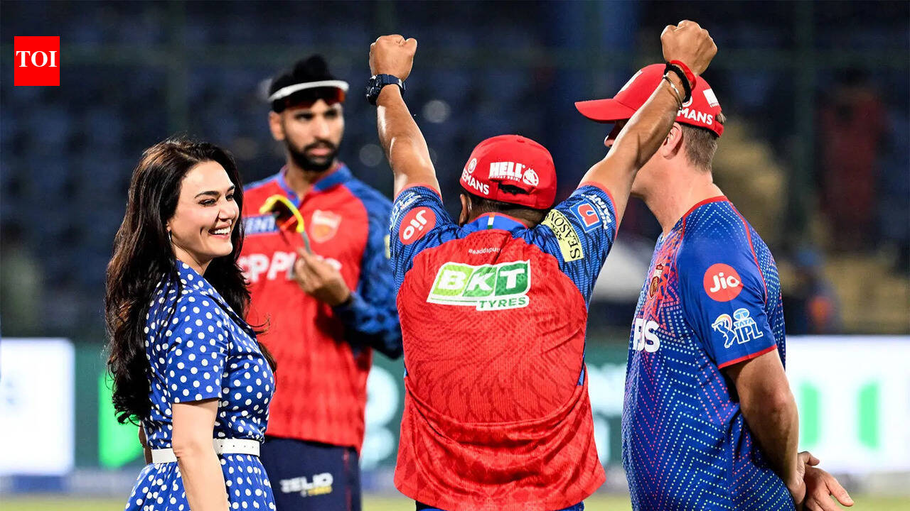 Preity Zinta celebrates PBKS record win; Visits Delhi's Hanuman Mandir
