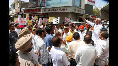 ‘Aam to khas traitors’: Peunjab speaker slams defectors