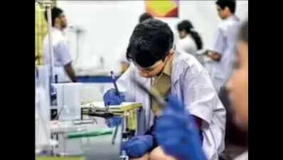 Summer camps turn high-tech this year as robotics, AI keep students engaged