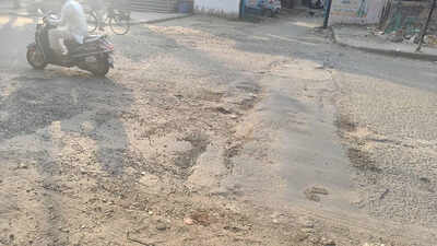3 years on, key Delhi link riddled with craters, revamp remains on paper