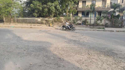 3 years on, key Delhi link riddled with craters, revamp remains on paper