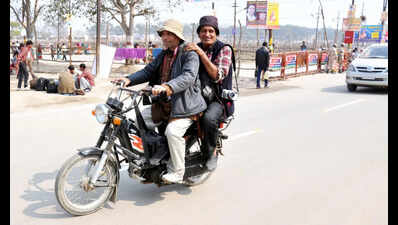 ‘Master of moments’, Raghu Rai was father figure to these UP lensmen