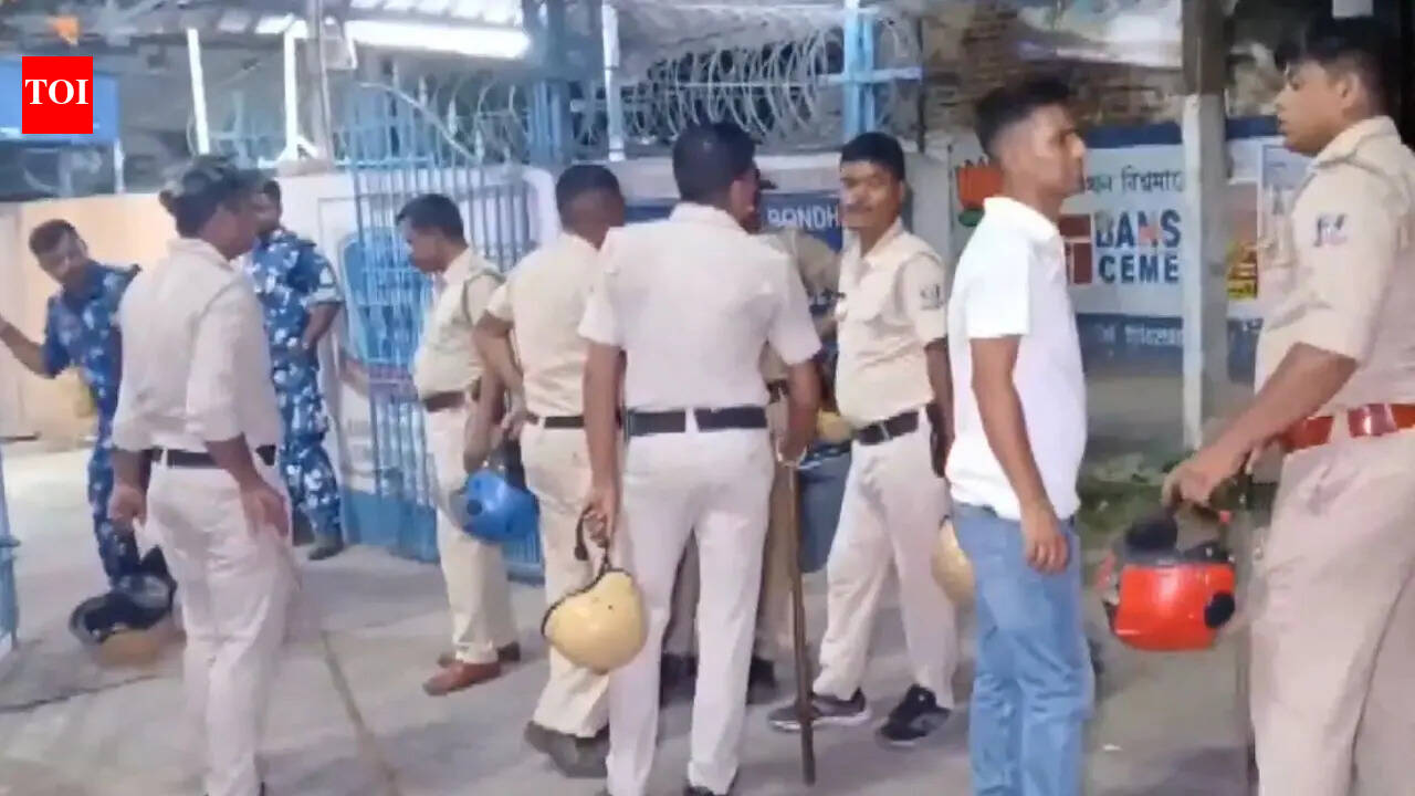 TMC-BJP clash rocks Bengal; 4 arrested after violence outside Jagatdal police station