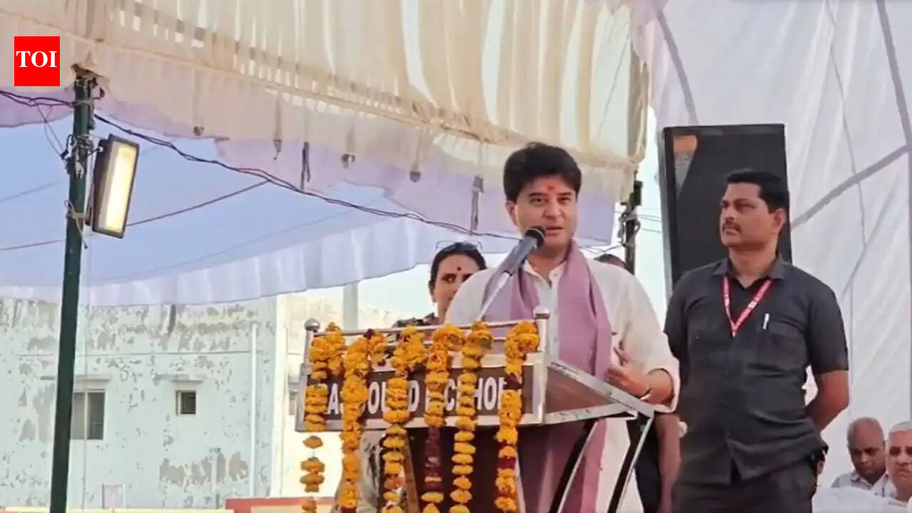 Jyotiraditya Scindia’s heatwave tip: Keep onion in pocket, skip AC and stay safe