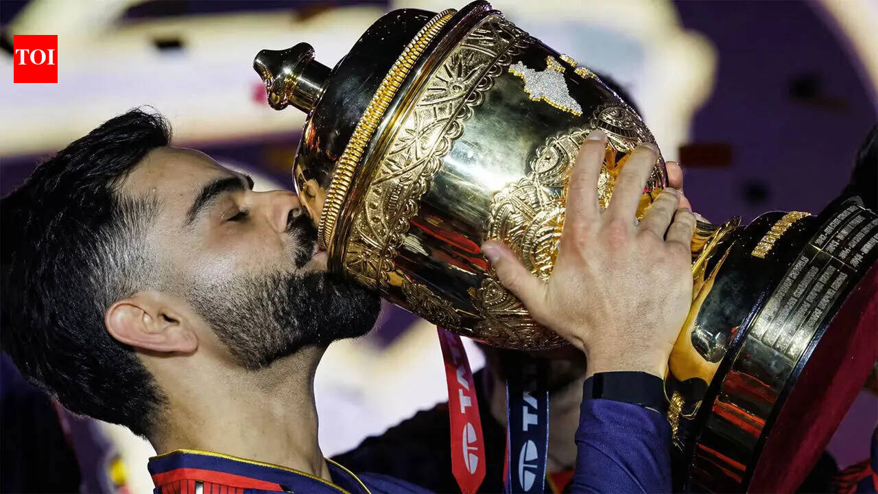 'Watching Virat Kohli cry was emotional': Krunal Pandya opens up