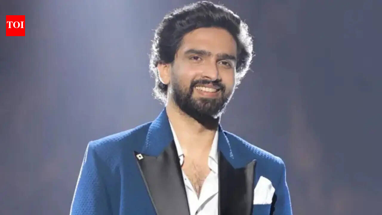 Amaal Mallik takes an indirect dig at Bollywood on Laughter Chefs set; says, ‘1951 se grandfather ki legacy hai’