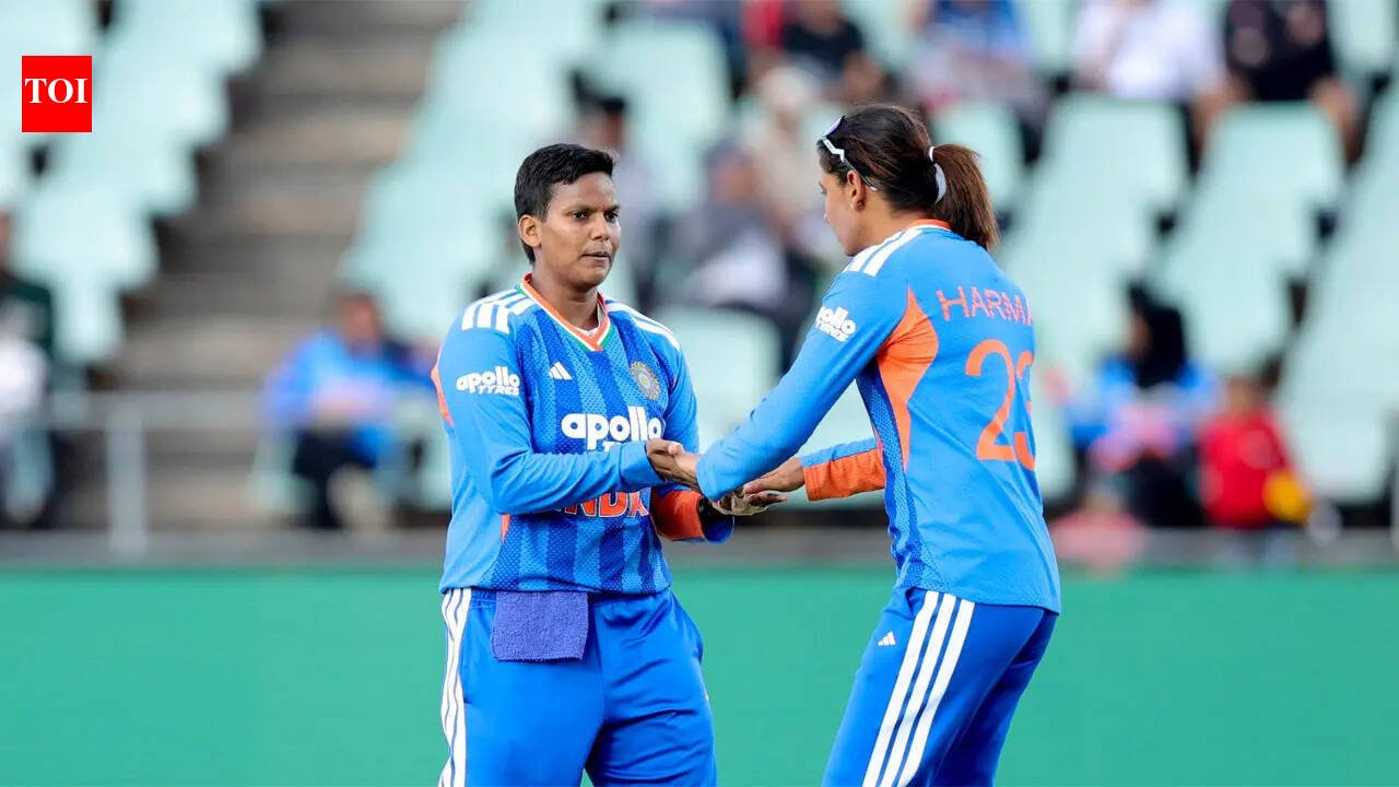 IND vs SA Live Score: Wolvaardt's 92* guides South Africa to 155/6 against India