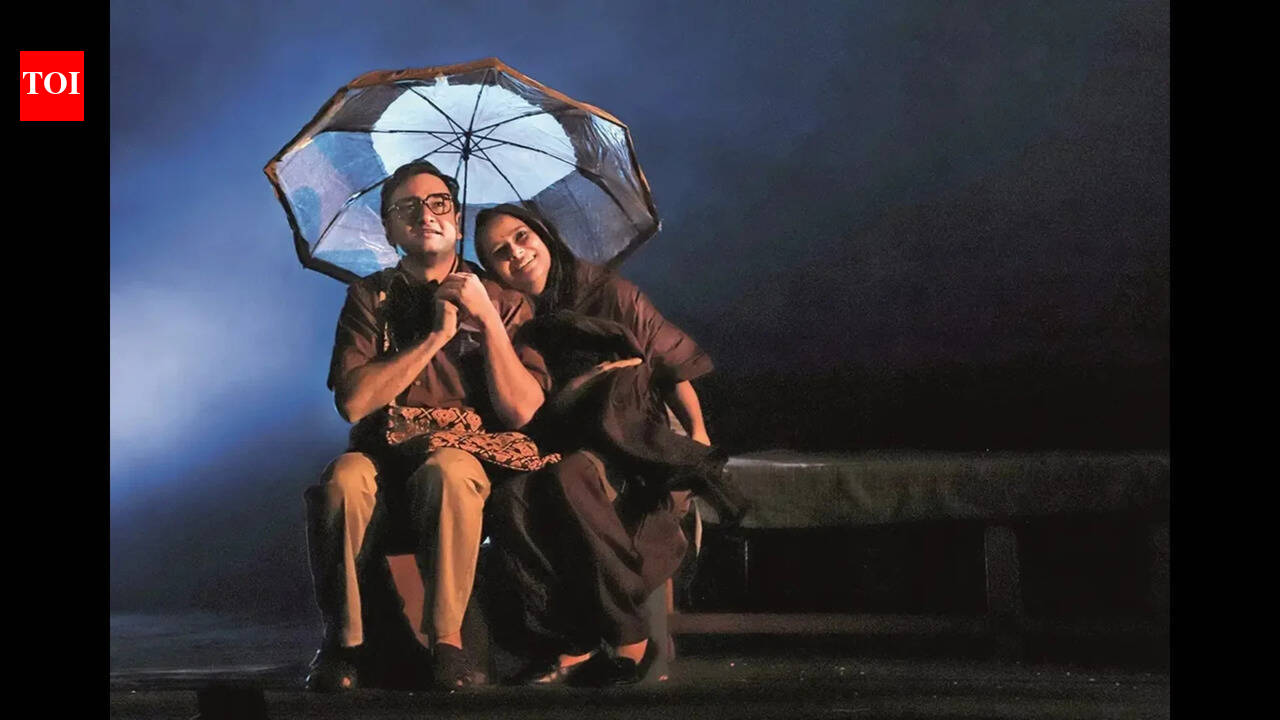 Je Janlagulor Akash Chhilo review: Nostalgic echoes of lost youth and ideological rifts