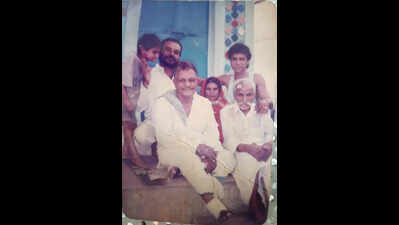 Into Deras of History
