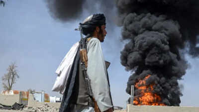 Six Pakistani soldiers killed, one captured amid fresh Taliban-Pakistan border clashes