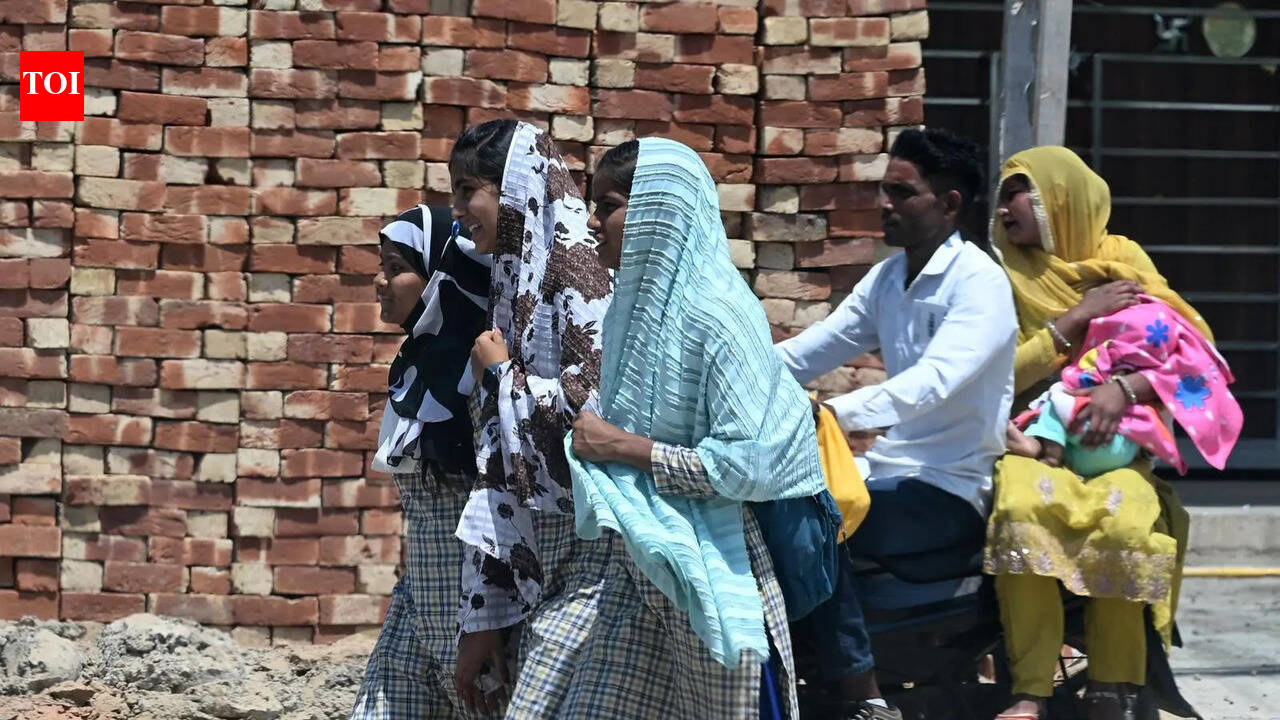 Heatwave, low hydro output strain state power supply