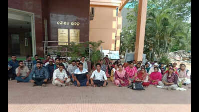 Pvt firm staff, engaged with dial-112, oppose termination