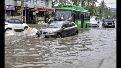 Assam govt steps up measures to tackle Guwahati floods, locals complain of delays