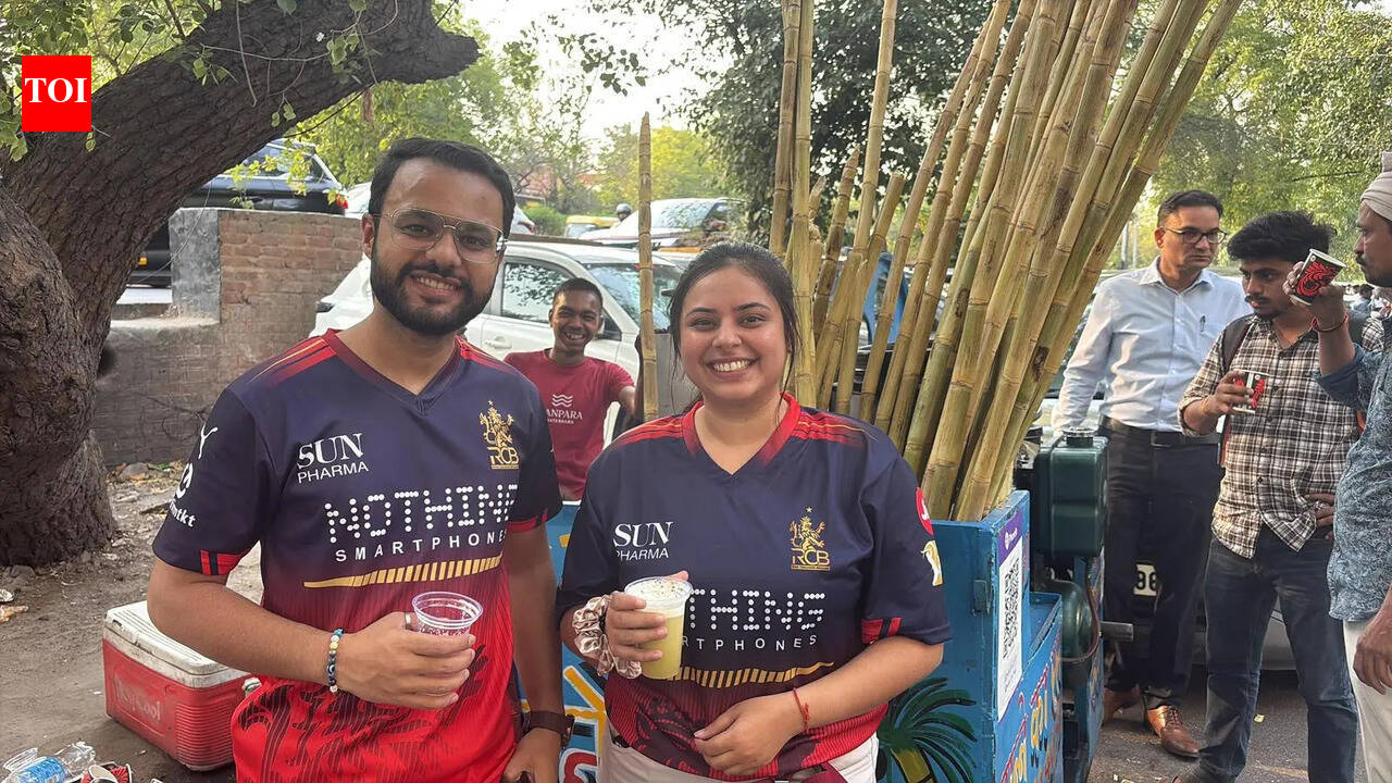 Fans shrug off 42°C in heat of Kohli moment