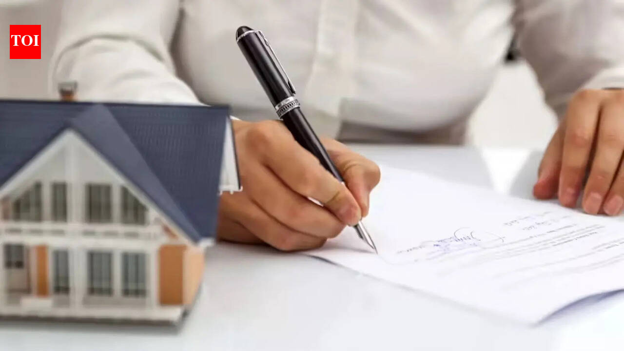 Registration dept sets Rs10,000-crore target