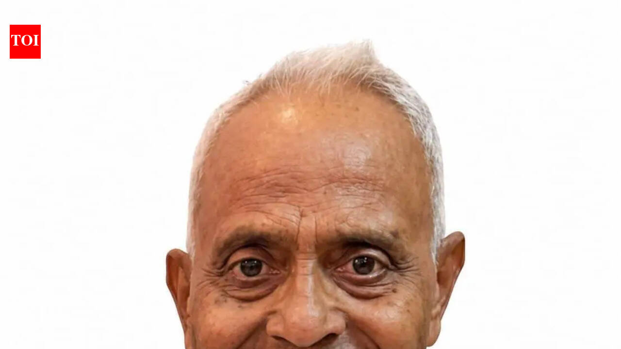 CM pays tributes to ADG Amitabh Yash’s father