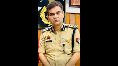 UP IPS officer warns TMC supporters against intimidating voters in Bengal