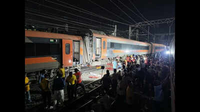 Vande Bharat coach derails in Pune; none hurt, services hit