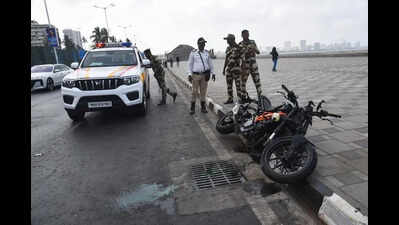 2 teens speeding on bike crash into elderly morning walker on Mumbai’s Marine Drive; all 3 dead
