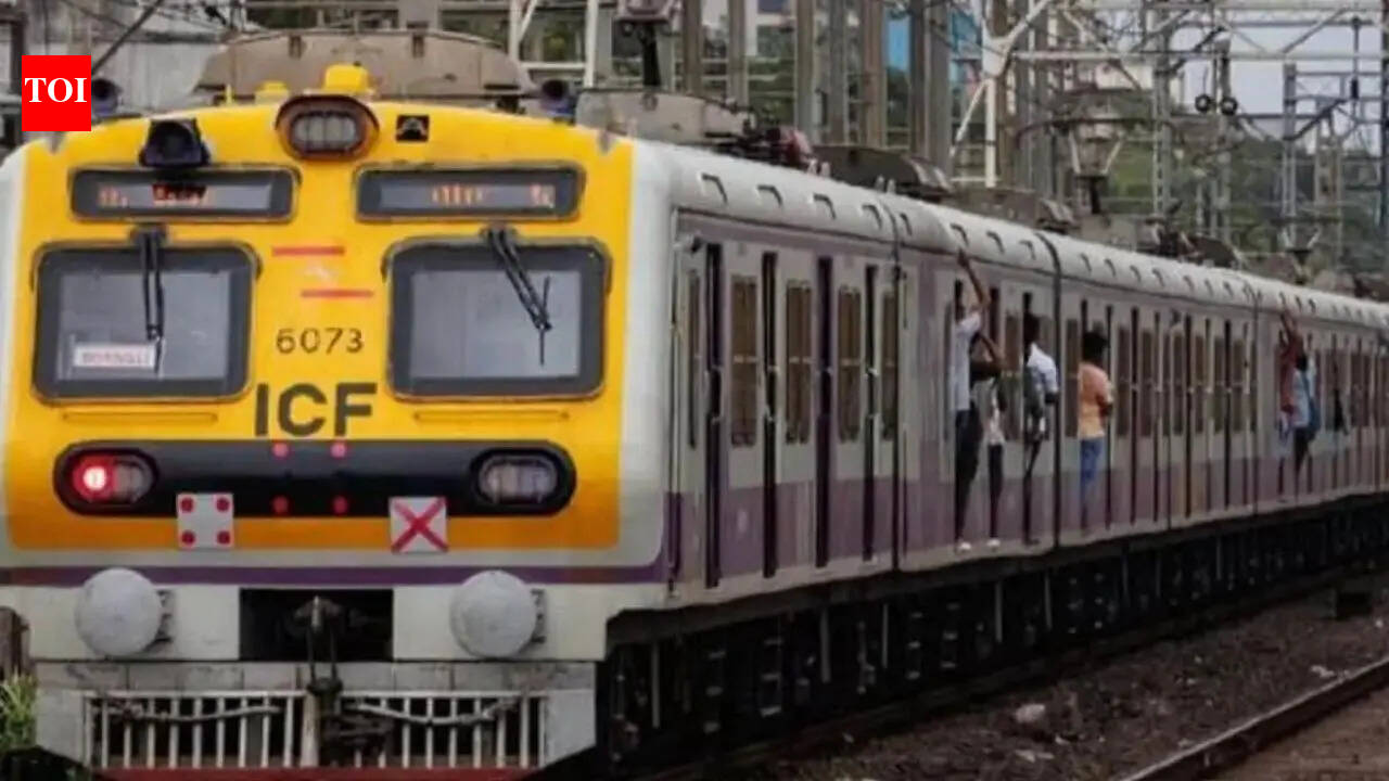 Man dies after being struck by local train at Mumbai's station
