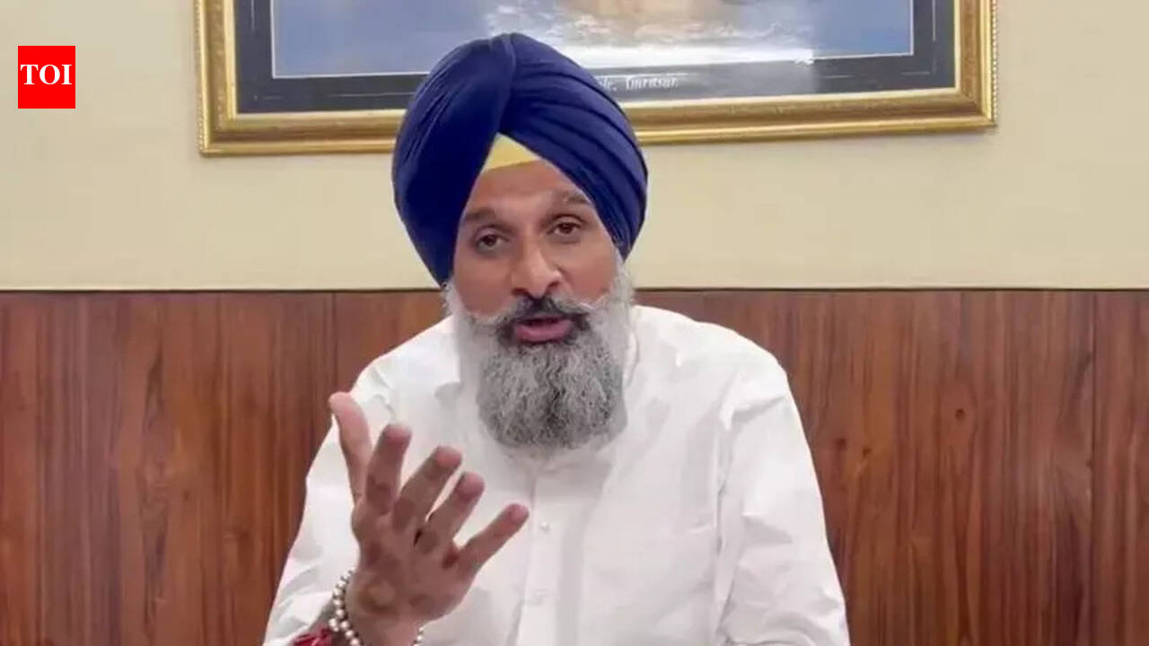 SAD leader Bikram Singh Majithia claims 2 AAP Lok Sabha MPs may quit party