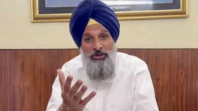 SAD leader Bikram Singh Majithia claims 2 AAP Lok Sabha MPs may quit party