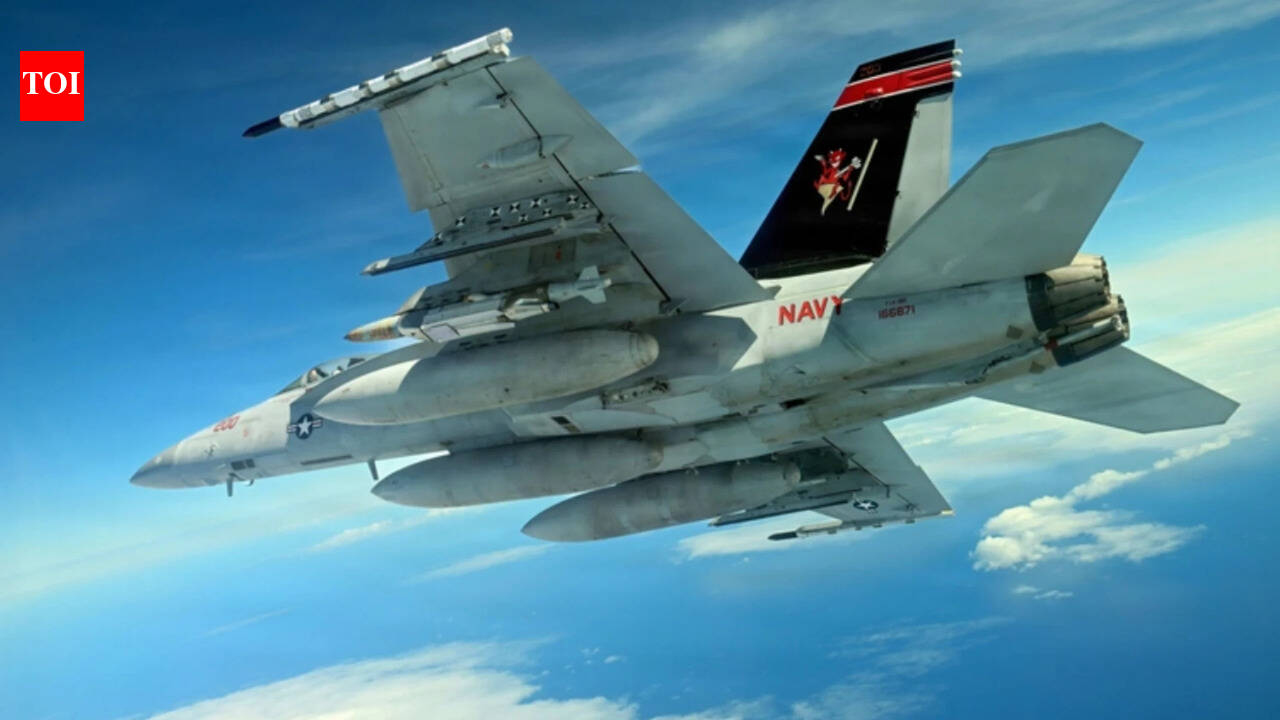 How long-range glide bombs are changing aerial warfare and keeping fighter pilots safe