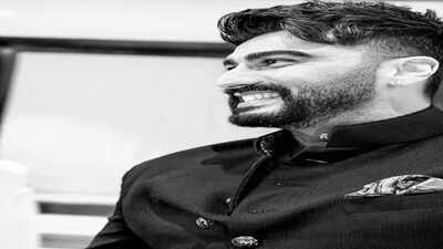 Arjun Kapoor shares fun candid click taken by ‘Dhurandhar’ star Ranveer Singh aka ‘Hamza’