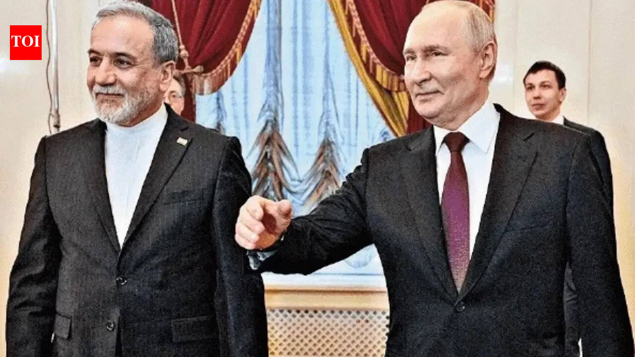 Putin meets Araghchi, praises Iranians for resistance to US