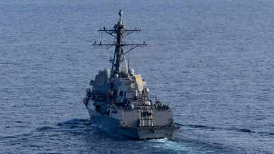 Iran oil tankers turned back by US blockade