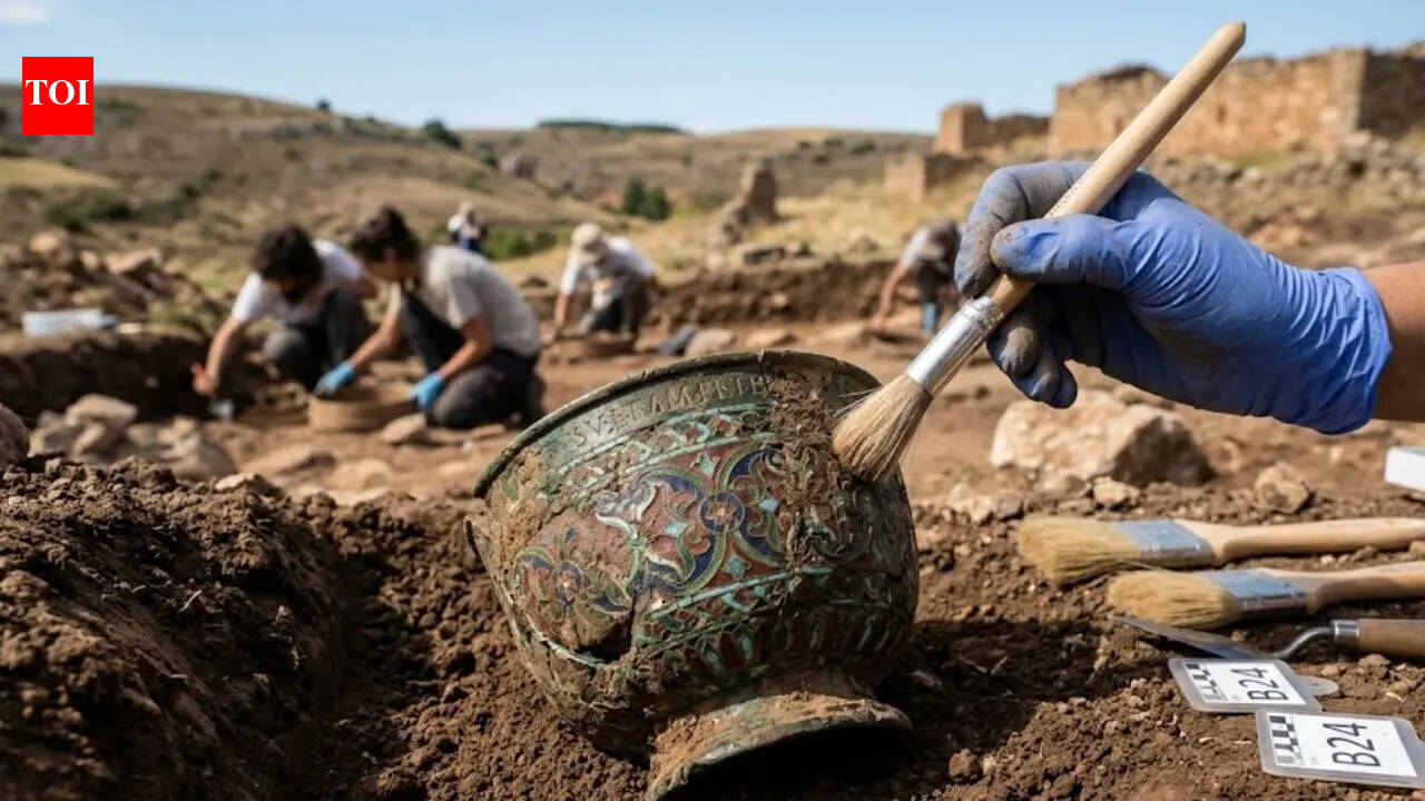 2,000-year-old Roman cup found in Spain may link directly to Hadrian’s Wall