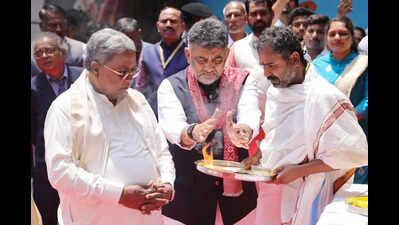 High command call on cabinet reshuffle may define Siddaramaiah’s future