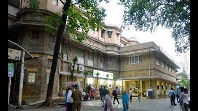 Patient awaiting donor liver dies, kin assault KEM hosp nurse, guards in Mumbai