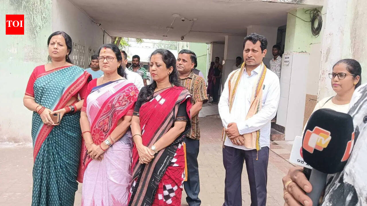 State child rights panel visits SCB to probe charges of ‘missing’ infants